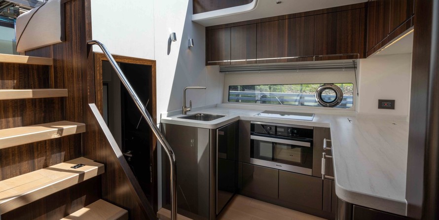 Sunseeker Predator 60 EVO