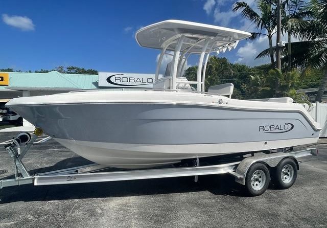 Robalo R222