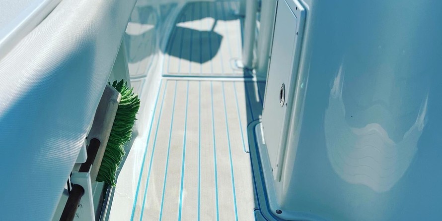 Sea Ray hunt ultra 211