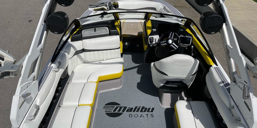 Malibu Wakesetter 22 MXZ