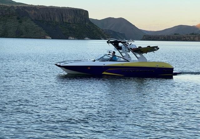 Malibu Wakesetter 22 MXZ