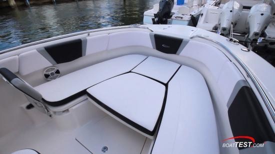 Robalo centre console r272