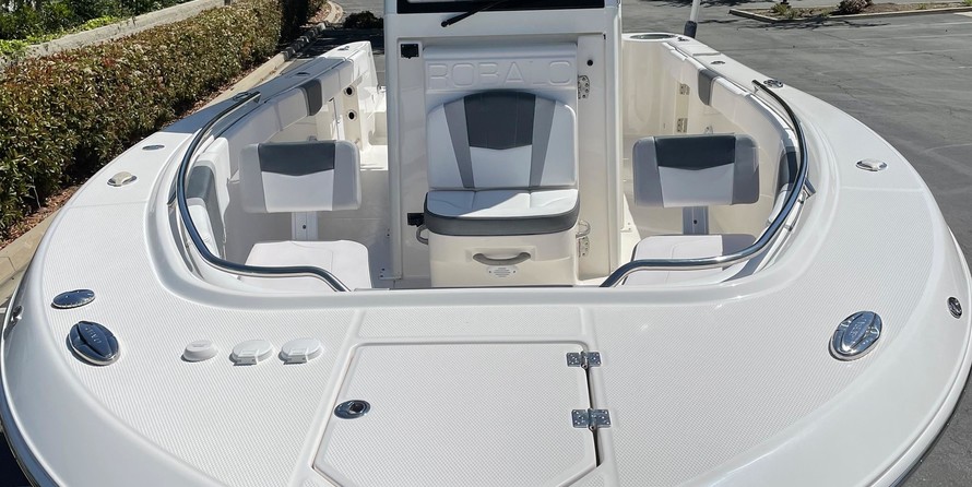 Robalo centre console r272