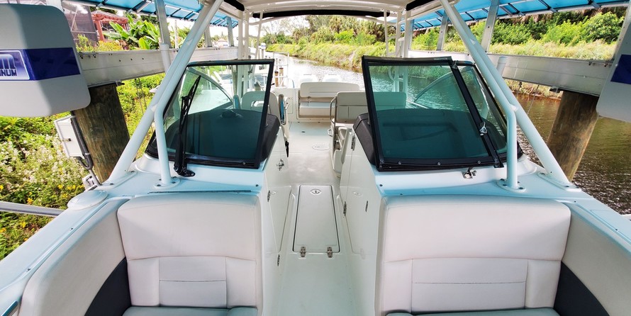 Boston Whaler 270 Vantage