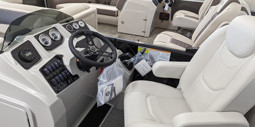 Sunchaser Boats Geneva Cruise 22 LR DH