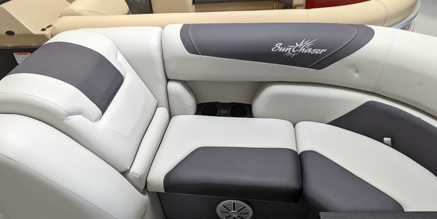 Sunchaser Boats Geneva Cruise 22 LR DH