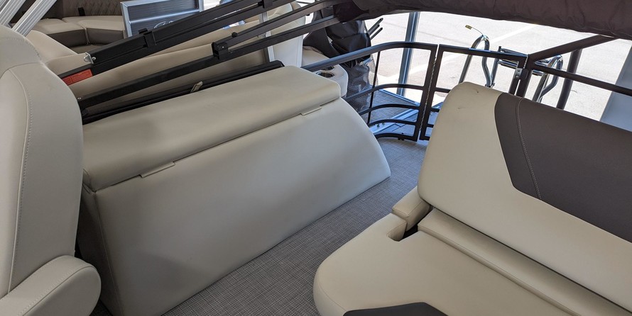 Sunchaser Boats Geneva Cruise 22 LR DH