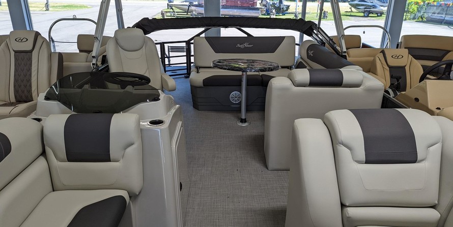 Sunchaser Boats Geneva Cruise 22 LR DH