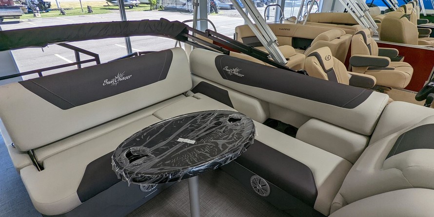 Sunchaser Boats Geneva Cruise 22 LR DH