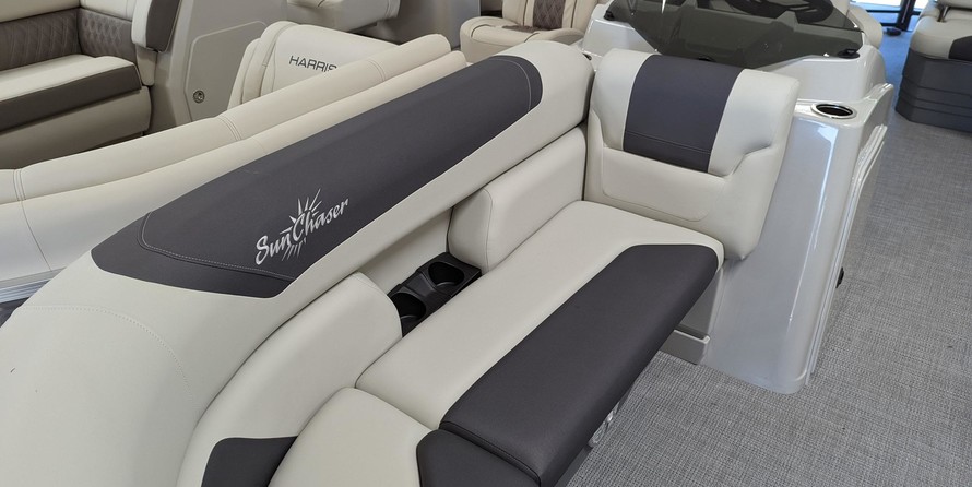 Sunchaser Boats Geneva Cruise 22 LR DH