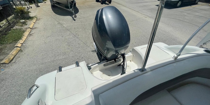 Hurricane 187 sun deck