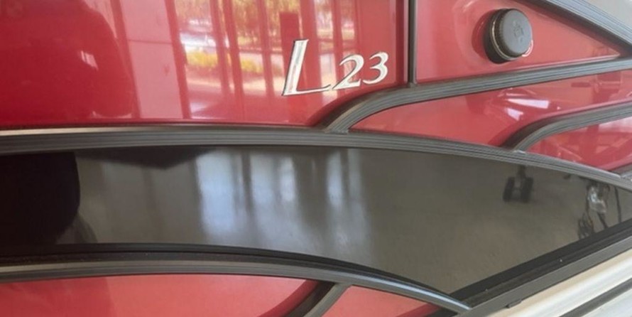 Bennington 23 LSB