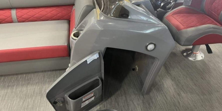 Bennington 23 LSB
