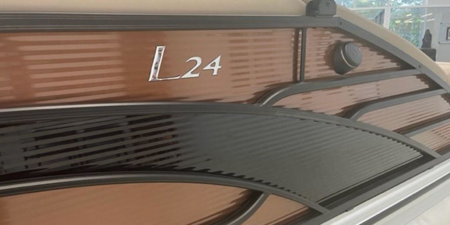 Bennington 24 sbrx