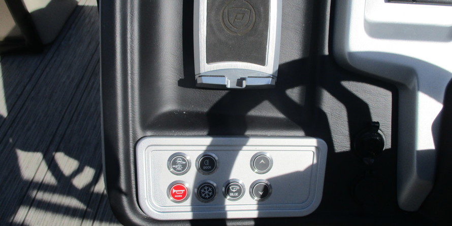 Premier Pontoons Grand Entertainer