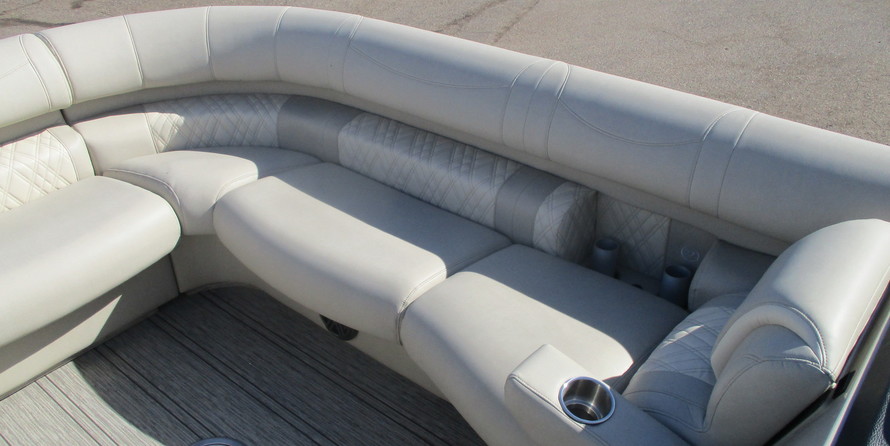 Premier Pontoons Grand Entertainer