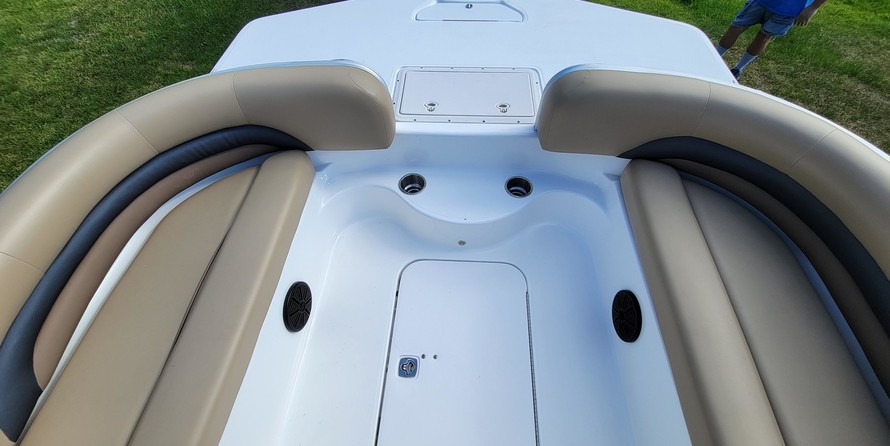 Hurricane fundeck 232