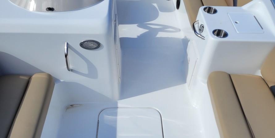 Hurricane fundeck 232