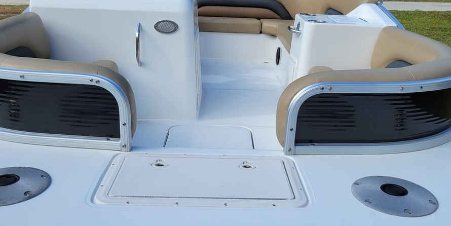 Hurricane fundeck 232