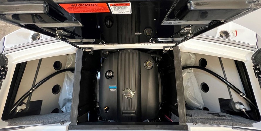 Malibu Wakesetter 23 LSV