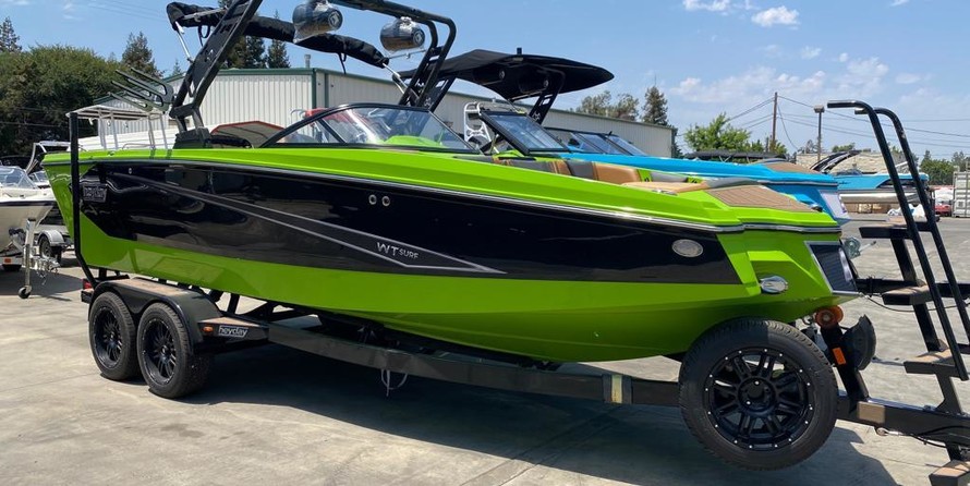 Bayliner Heyday WT-Surf