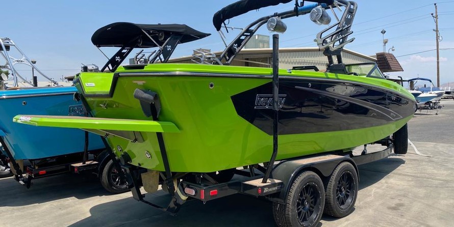 Bayliner Heyday WT-Surf