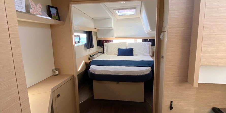 Fountaine Pajot Lucia 40