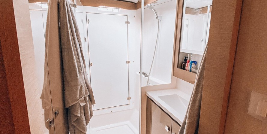 Fountaine Pajot Lucia 40