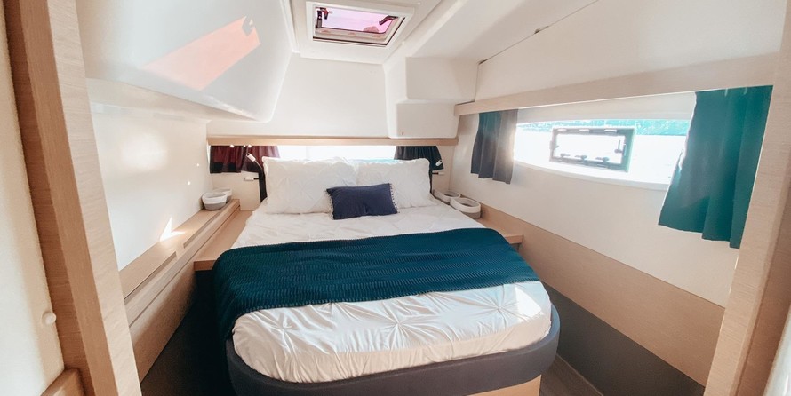 Fountaine Pajot Lucia 40