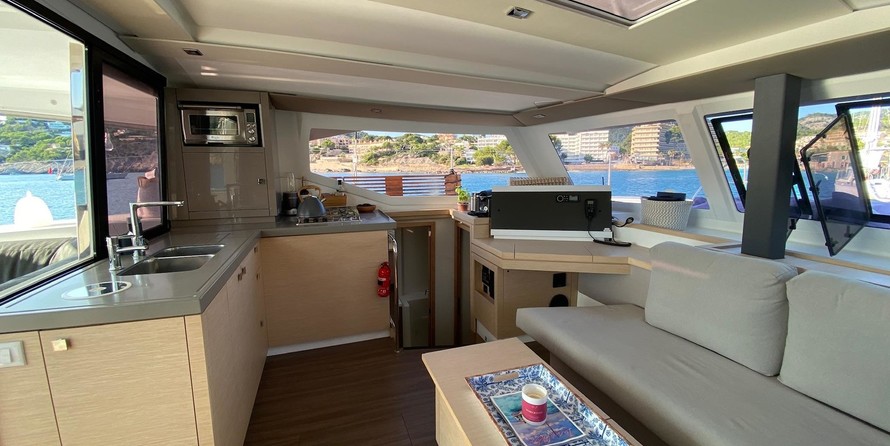 Fountaine Pajot Lucia 40