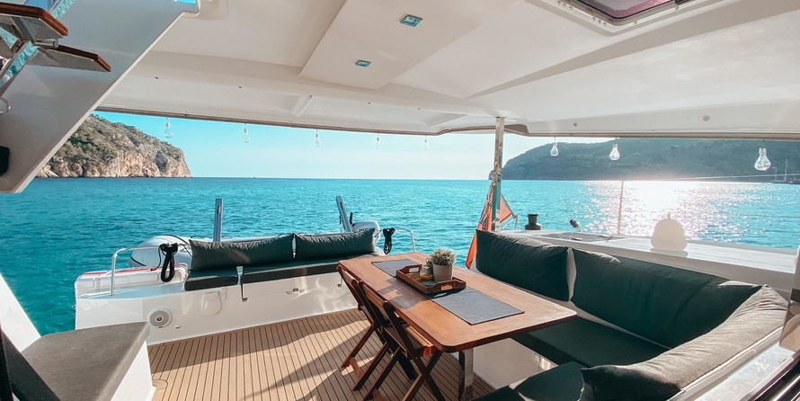 Fountaine Pajot Lucia 40