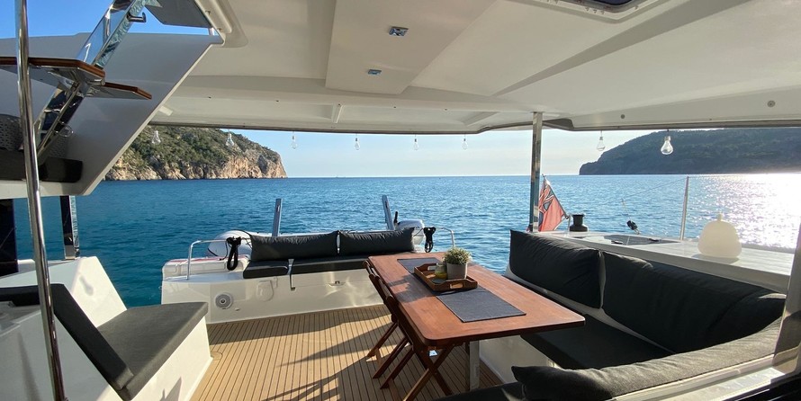 Fountaine Pajot Lucia 40