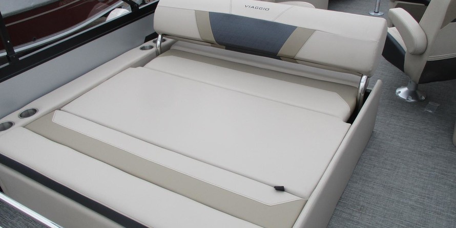 Viaggio Diamante D21S Sportoon Pontoon With A 150HP Honda Motor