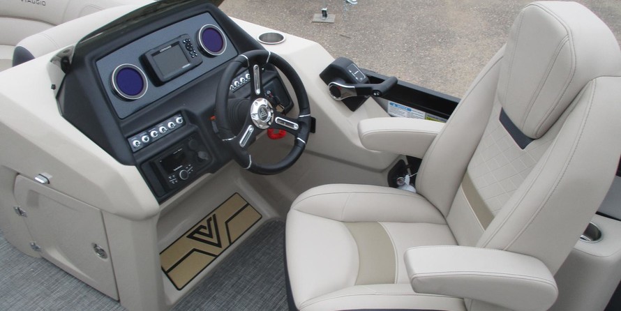 Viaggio Diamante D21S Sportoon Pontoon With A 150HP Honda Motor