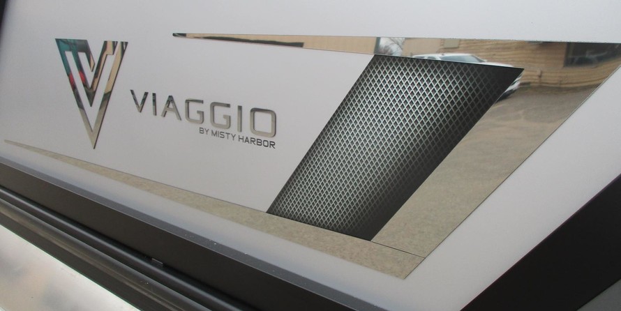 Viaggio Diamante D21S Sportoon Pontoon With A 150HP Honda Motor