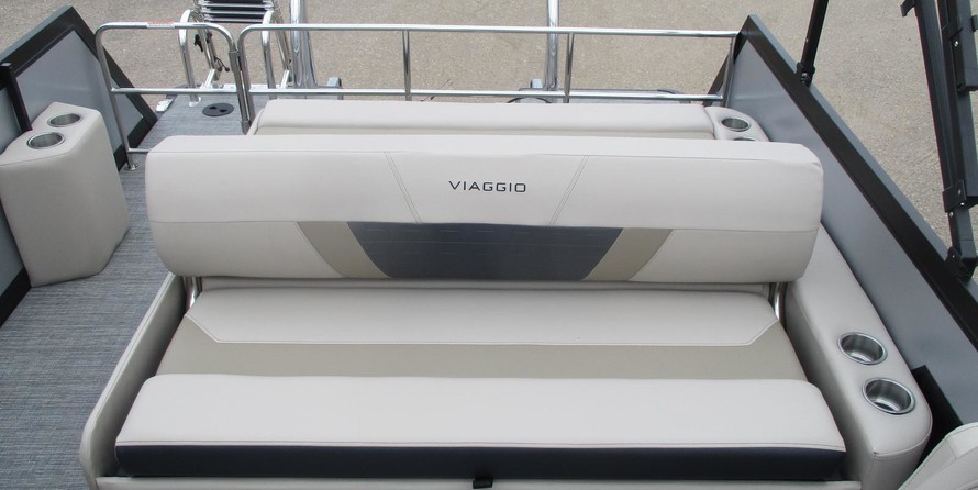 Viaggio Diamante D21S Sportoon Pontoon With A 150HP Honda Motor