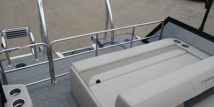 Viaggio Diamante D21S Sportoon Pontoon With A 150HP Honda Motor