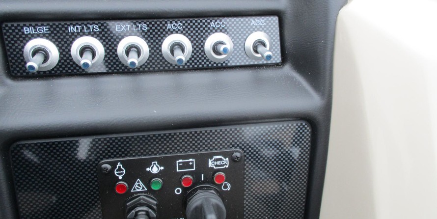 Viaggio Diamante D21S Sportoon Pontoon With A 150HP Honda Motor