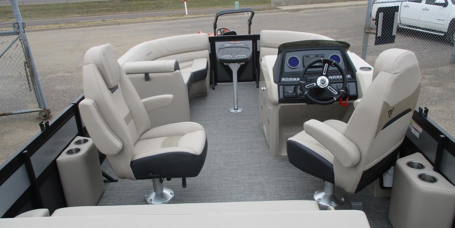 Viaggio Diamante D21S Sportoon Pontoon With A 150HP Honda Motor