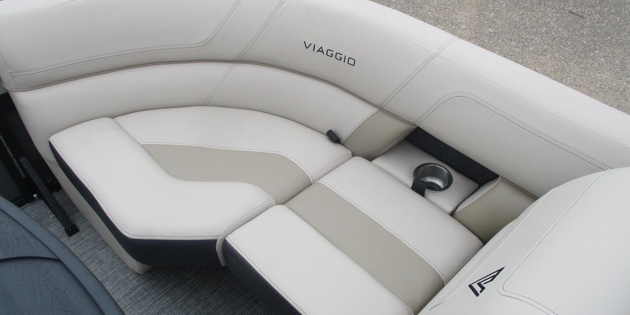 Viaggio Diamante D21S Sportoon Pontoon With A 150HP Honda Motor