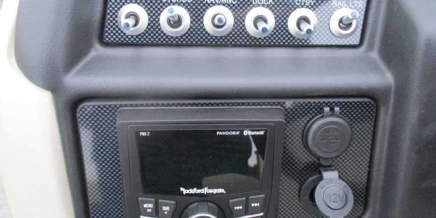 Viaggio Diamante D21S Sportoon Pontoon With A 150HP Honda Motor