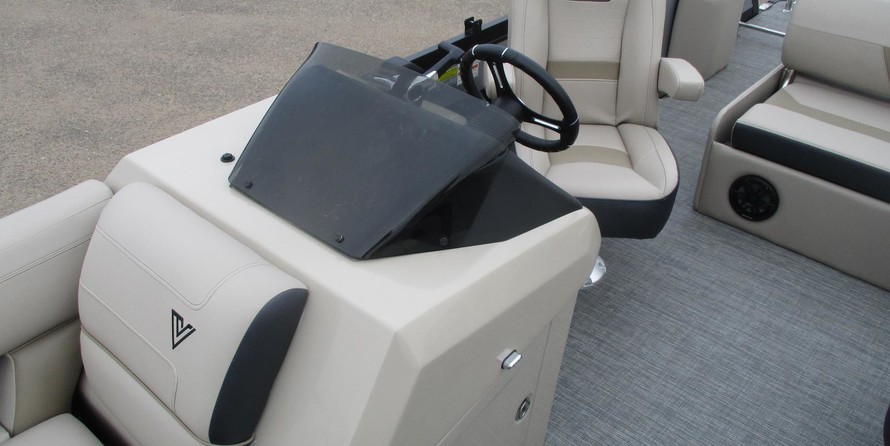 Viaggio Diamante D21S Sportoon Pontoon With A 150HP Honda Motor