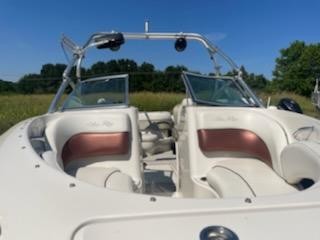 Sea ray 220 select