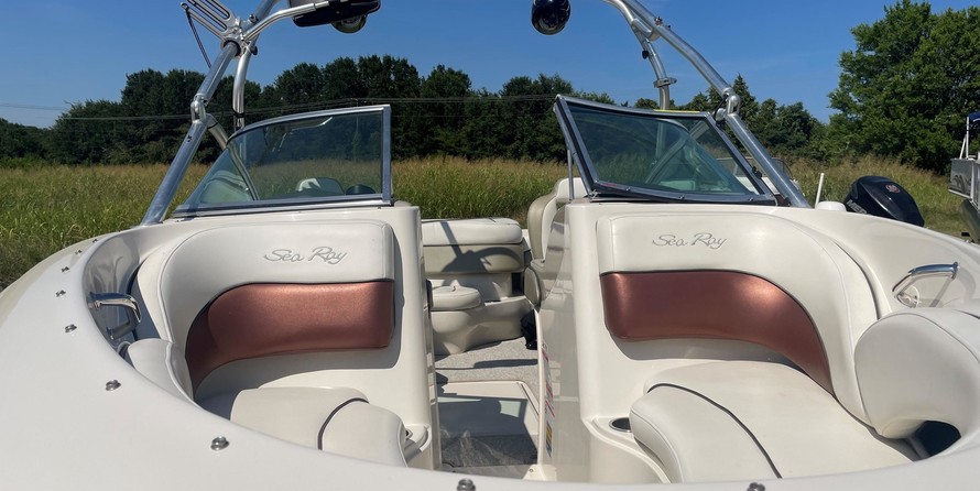 Sea ray 220 select