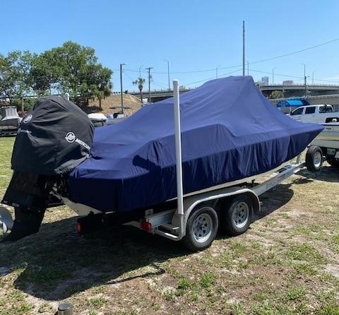 Boston Whaler 210 Dauntless
