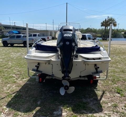 Boston Whaler 210 Dauntless