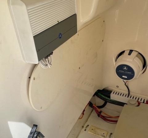 Boston Whaler 210 Dauntless