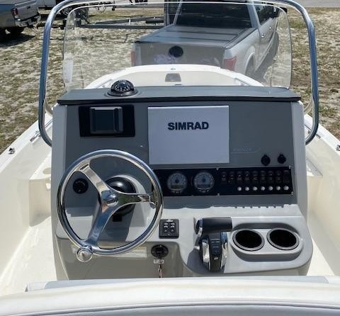 Boston Whaler 210 Dauntless