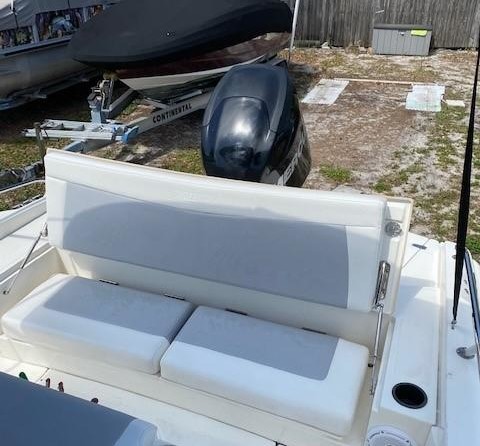 Boston Whaler 210 Dauntless