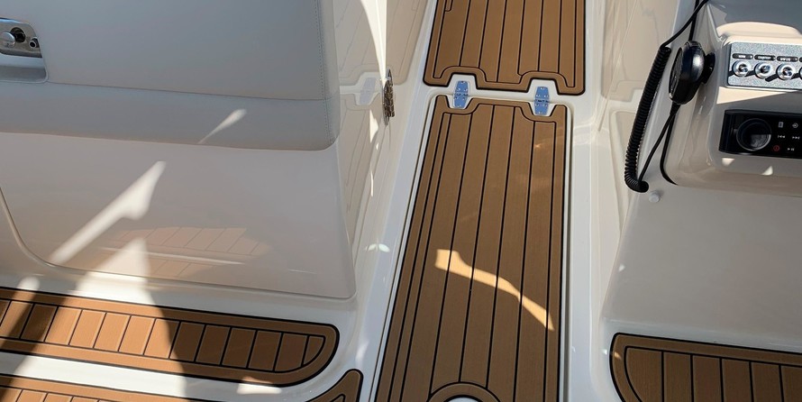 Boston Whaler 270 Vantage